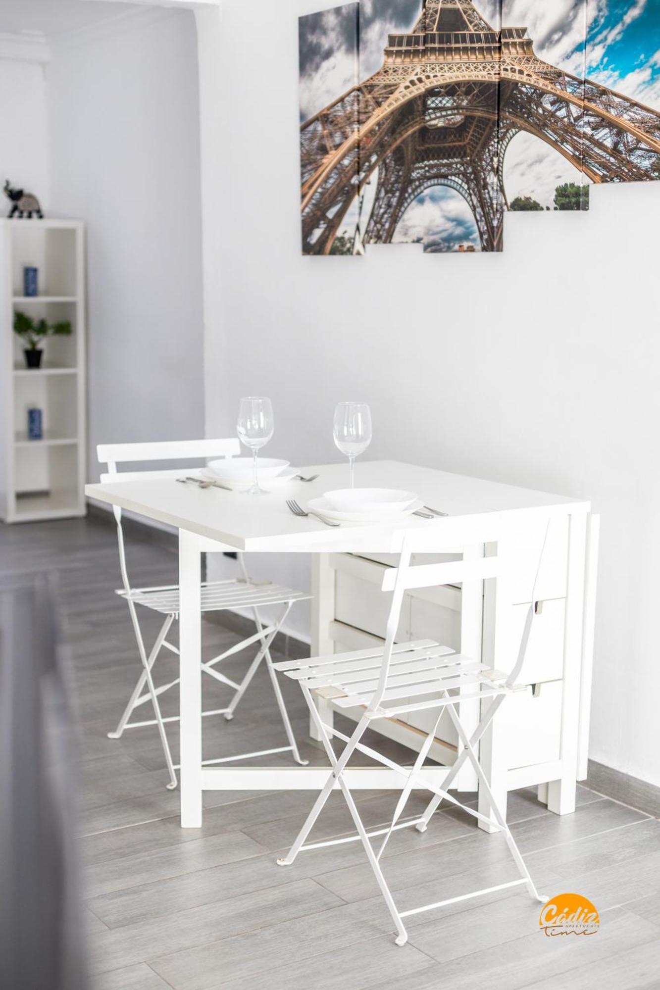 Appartamento Modern Haven Loft By Cadiz Time Esterno foto