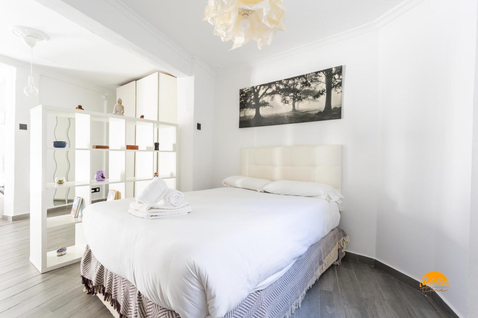 Appartamento Modern Haven Loft By Cadiz Time Esterno foto